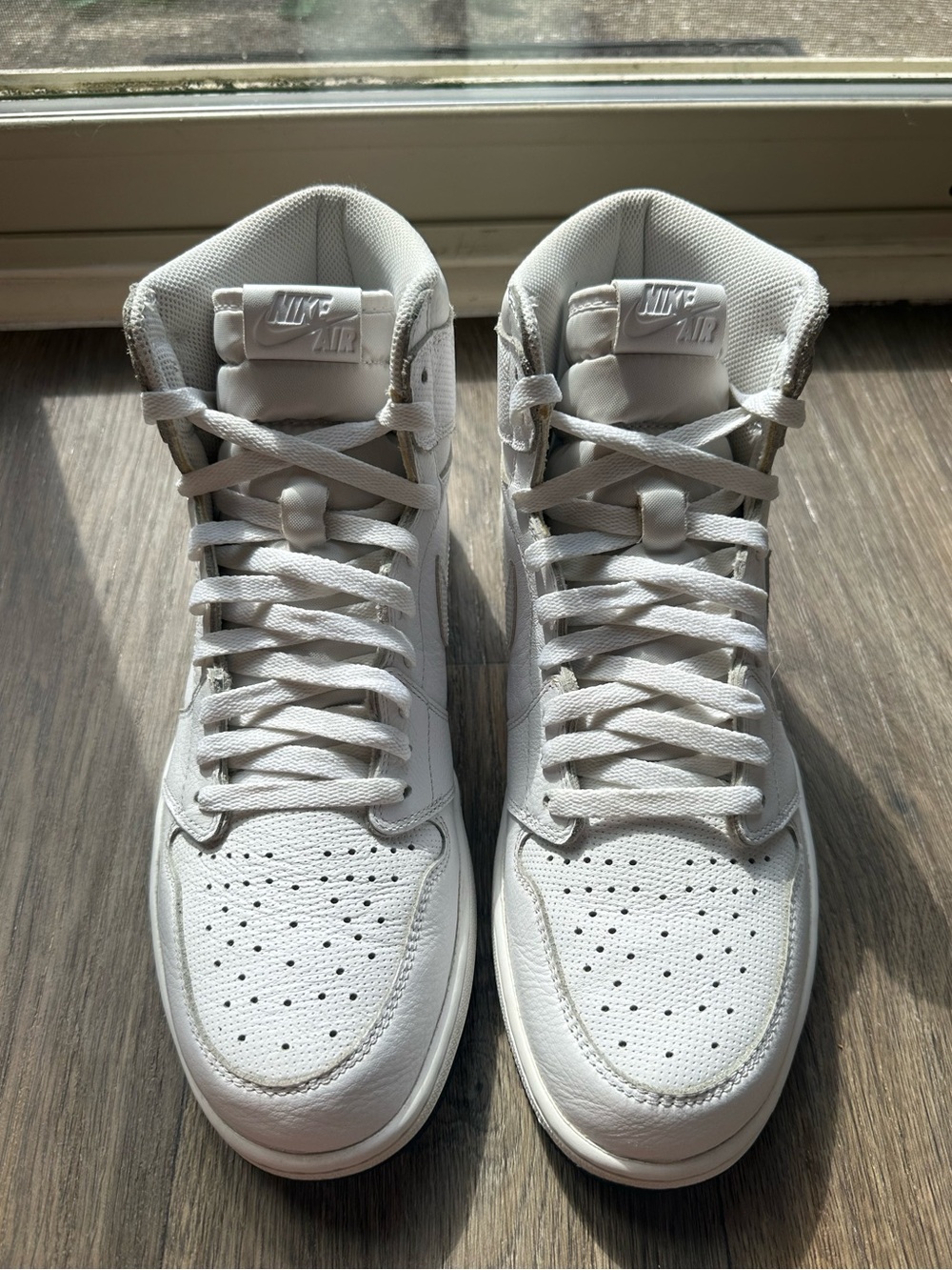 Air Jordan 1 Retro High OG “White Perforated” - Picture 2 of 7